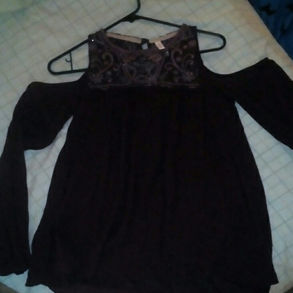Maroon beaded/embroidered cold shoulder blo